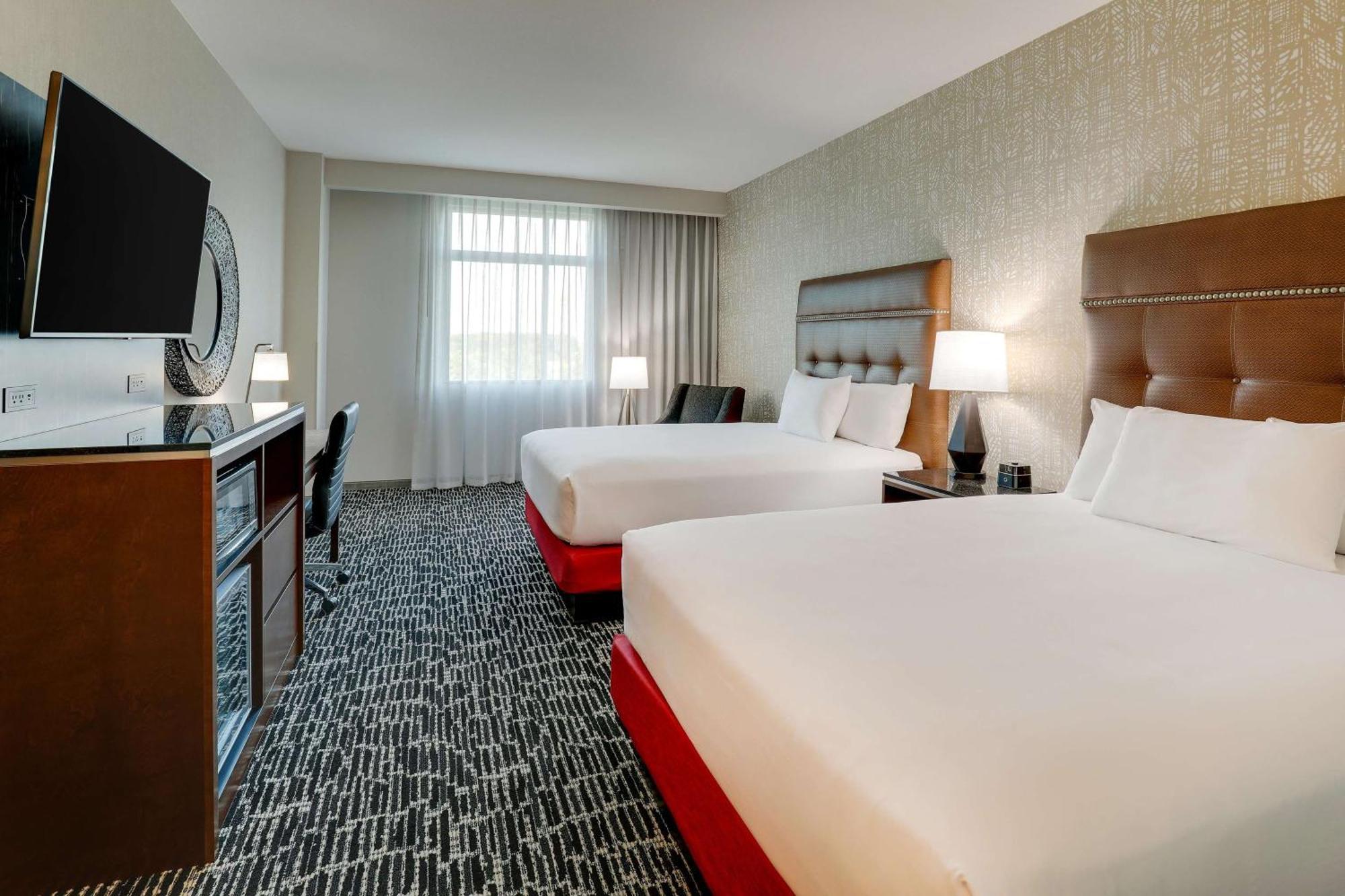 Drury Plaza Savannah 3*