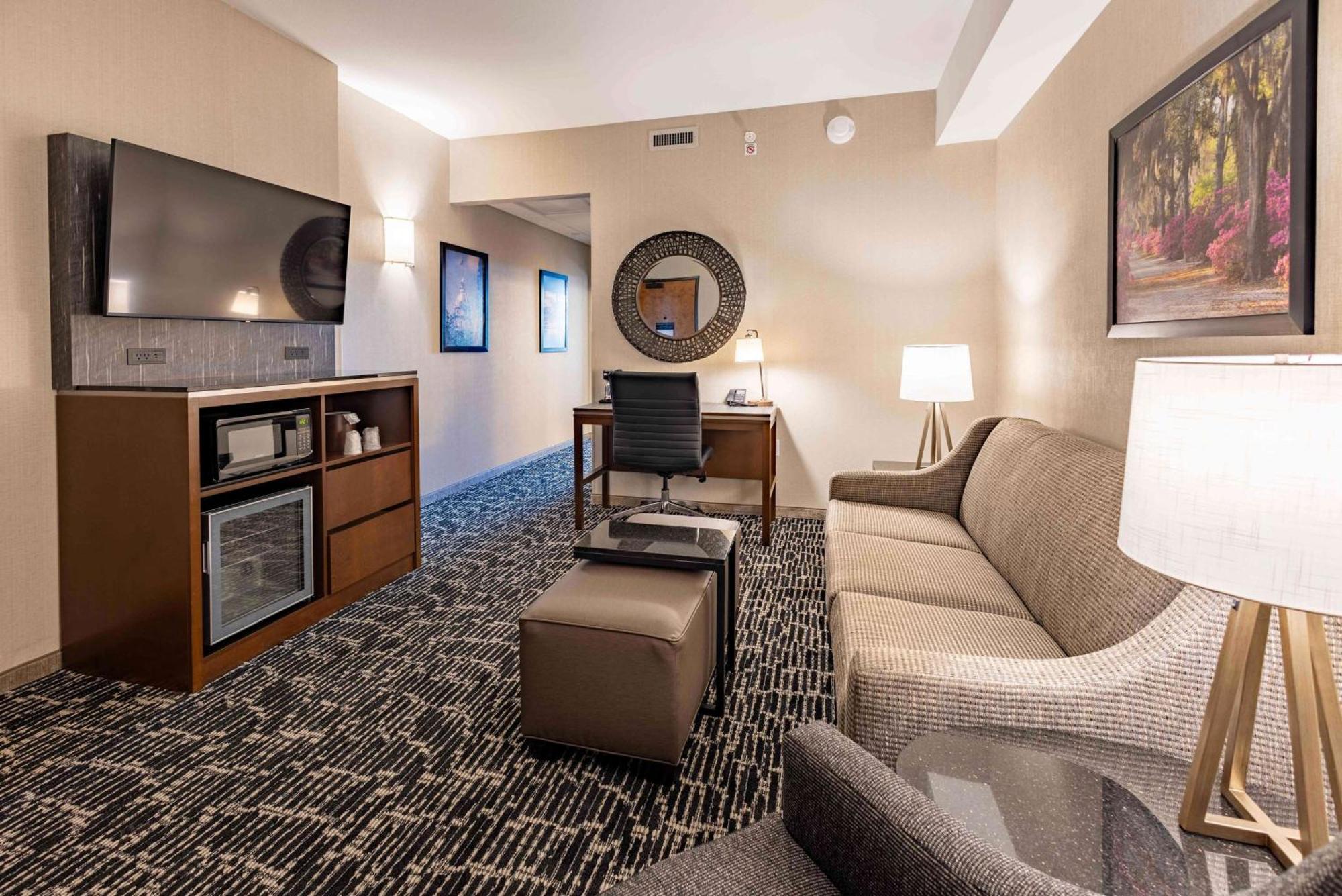 Hotel Drury Plaza Savannah